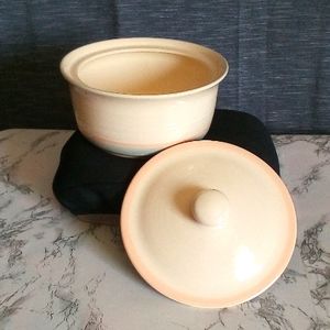 VTG  PFALTZGRAFF  Sunrise 2Qt Round Casserole Dish with Lid (Discontinued Piece)